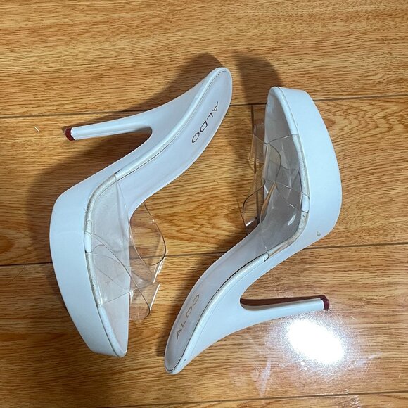 White Heart Shape Heels - Picture 1 of 3